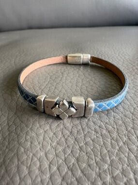My Wristy Business (MWB) leather bracelet blue with silver Made in Canada
